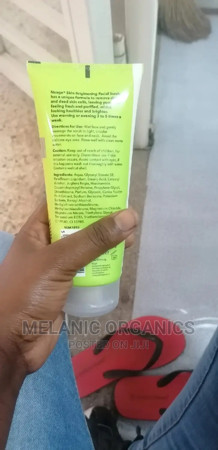 Skin Brightening Facial Scrub With Papaya Extract Nuage