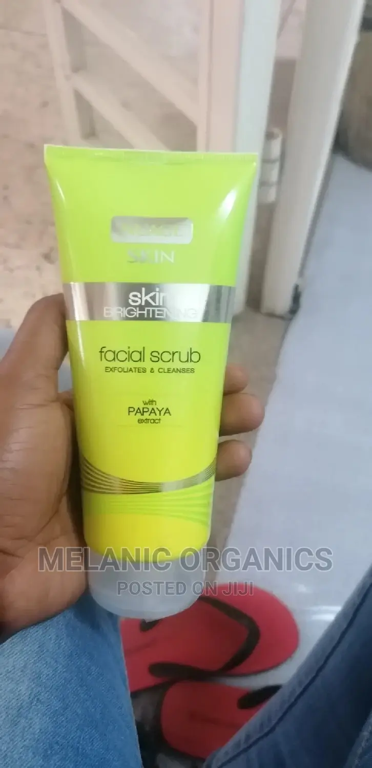 Skin Brightening Facial Scrub With Papaya Extract Nuage