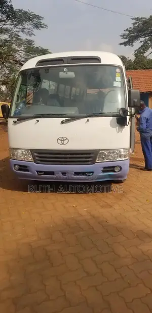 Photo - Toyota Coaster