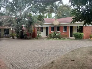 5bdrm Bungalow in Fs Properties Ltd, Central Division for Sale