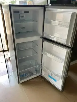 Hisense 266litres Double Door Refrigerator // Frost Free 