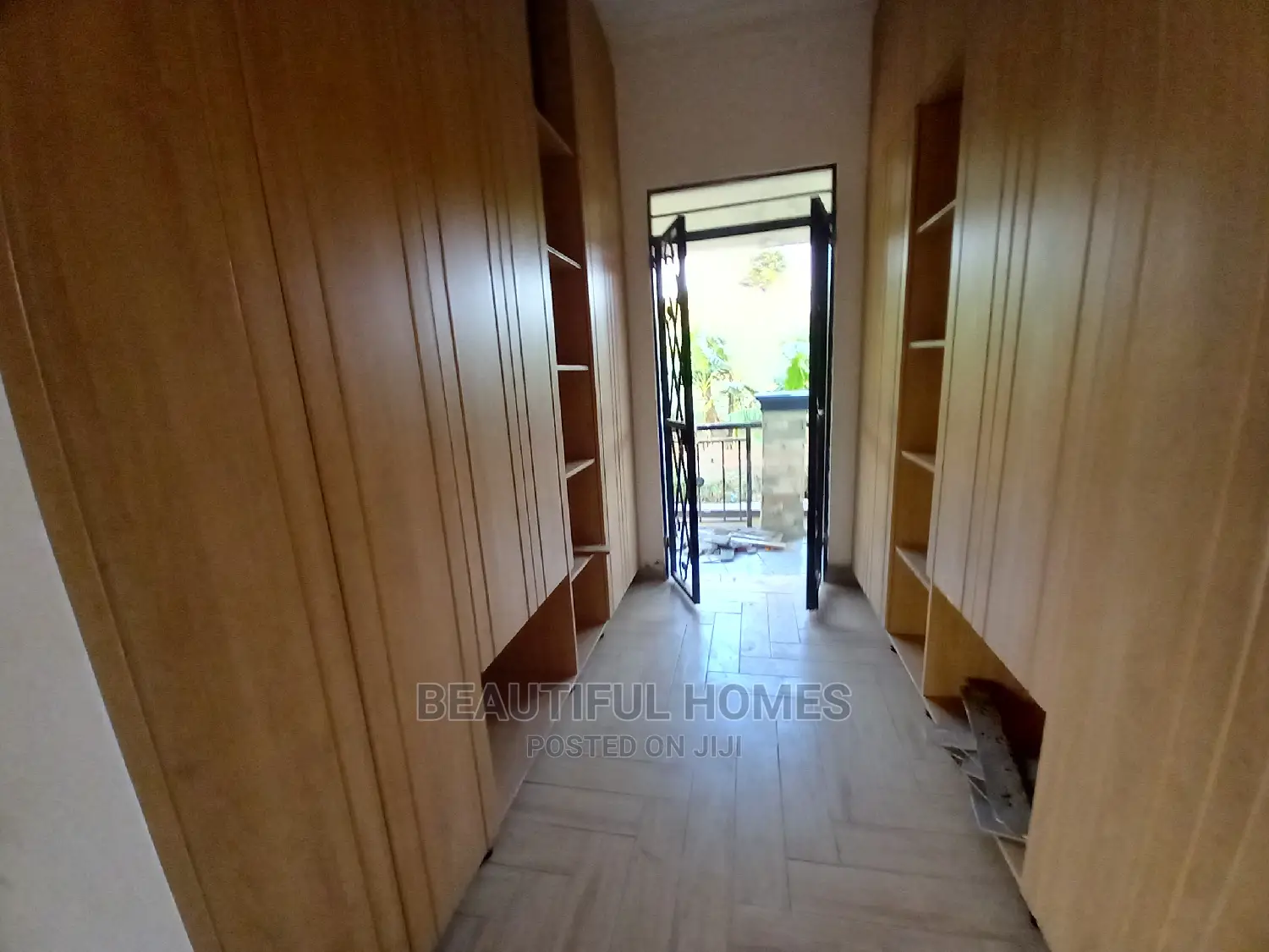 Furnished 6bdrm Mansion in Najjera, Central Division for Sale