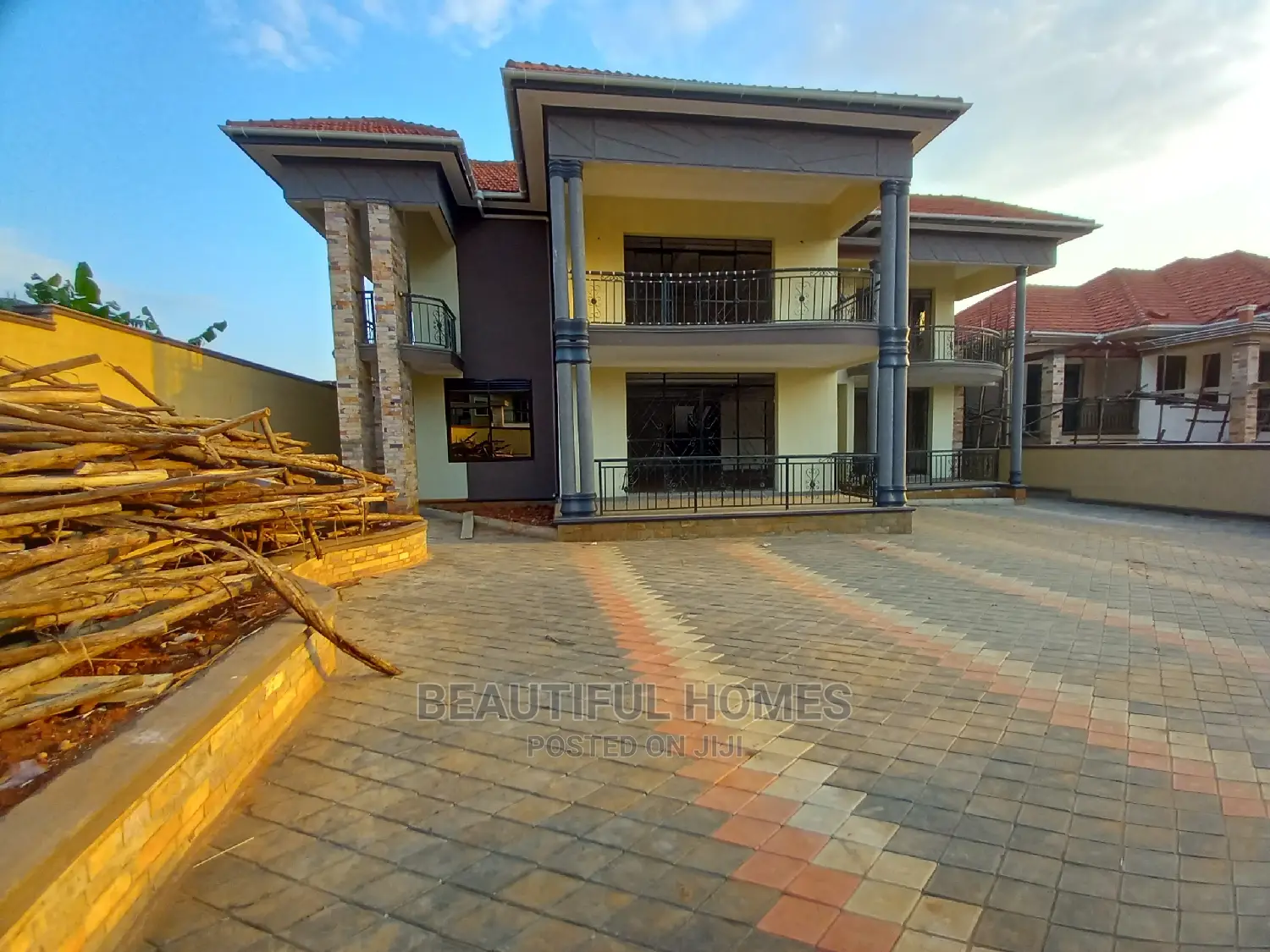 Furnished 6bdrm Mansion in Najjera Prime, Central Division for Sale