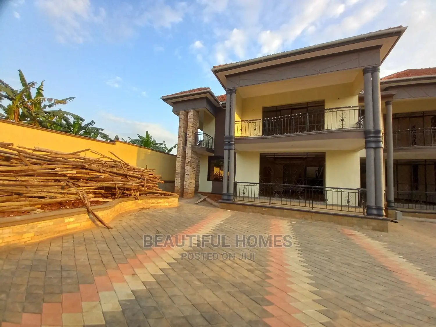 Furnished 6bdrm Mansion in Corporate Class, Central Division for Sale