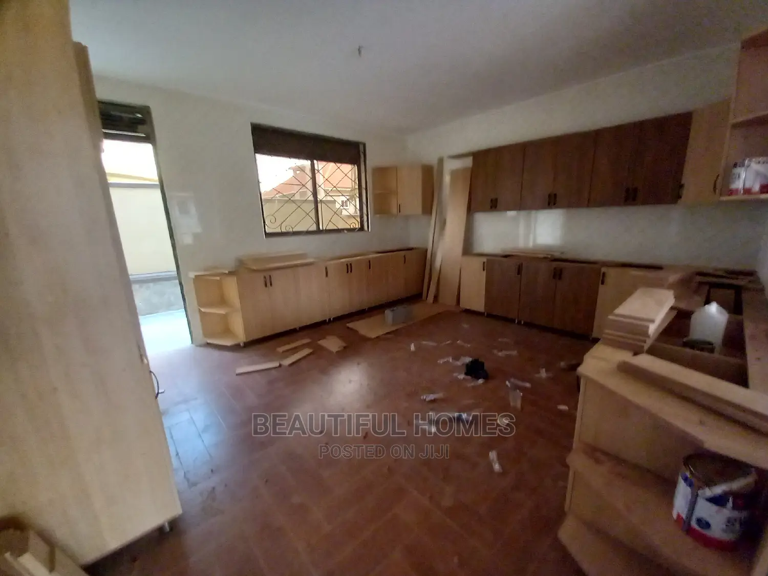 Furnished 6bdrm Mansion in Corporate Class, Central Division for Sale