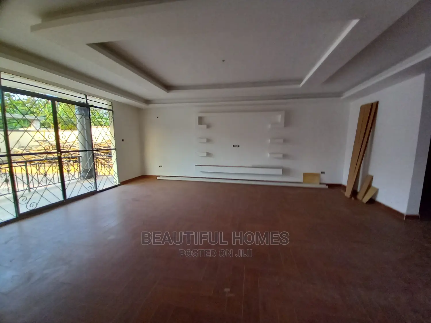 Furnished 6bdrm House in One Class, Central Division for Sale