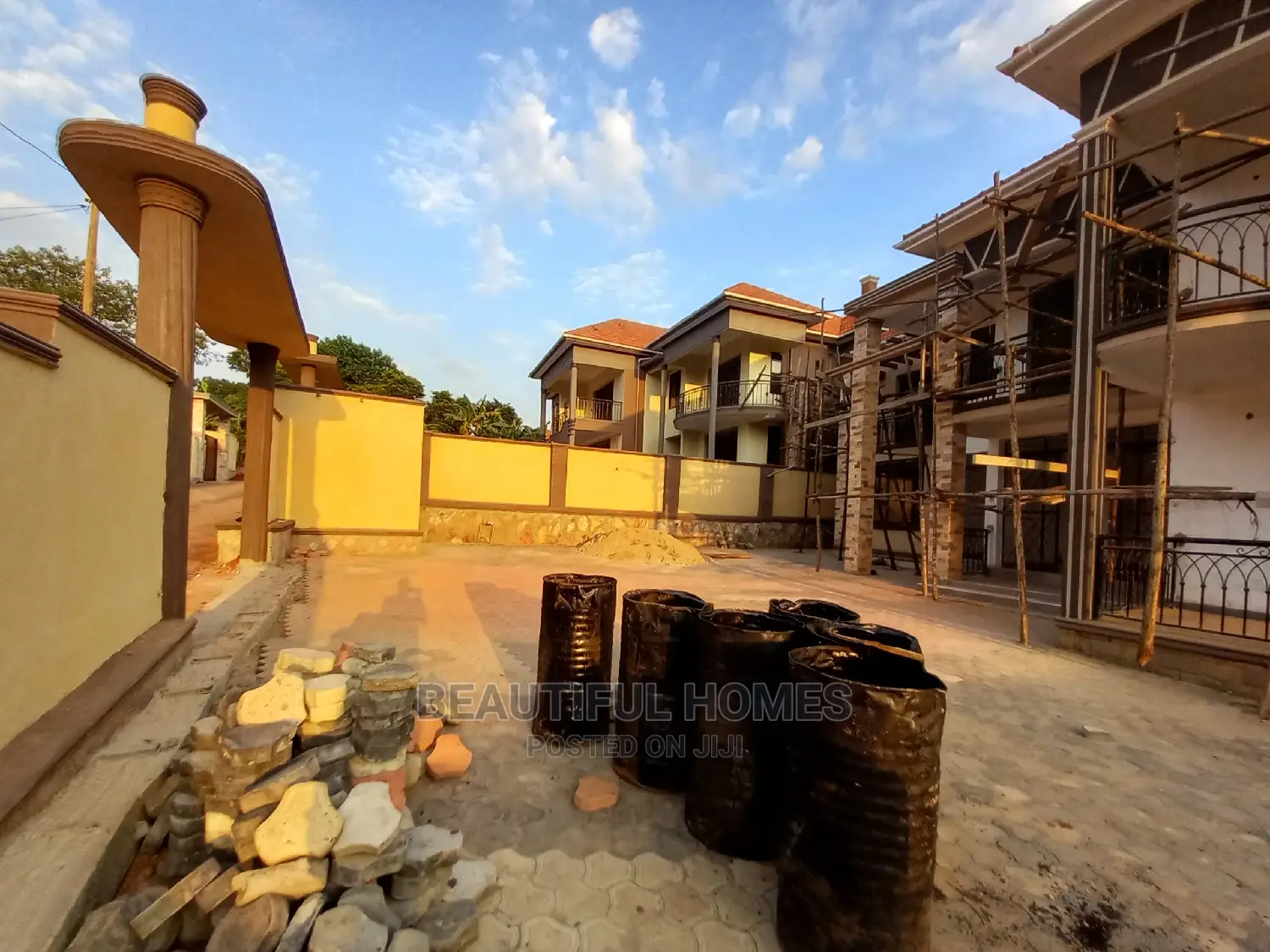 Furnished 6bdrm Mansion in Kira Gated Estate for Sale