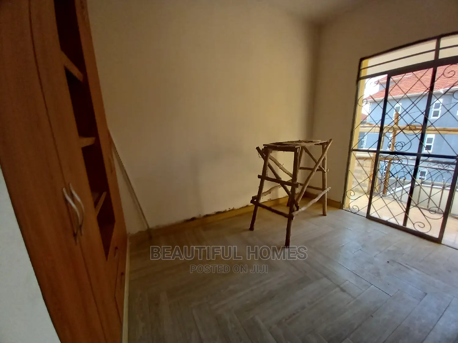 Furnished 6bdrm House in Tarmacked Estate, Kira for Sale
