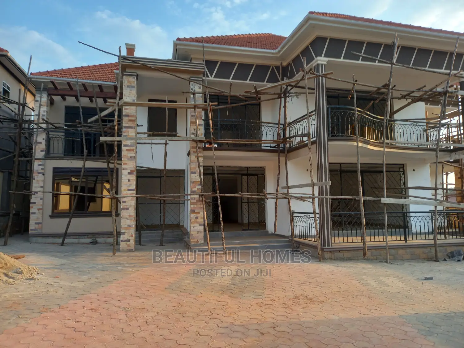 Furnished 6bdrm Mansion in Diplomat Estate, Kira for Sale