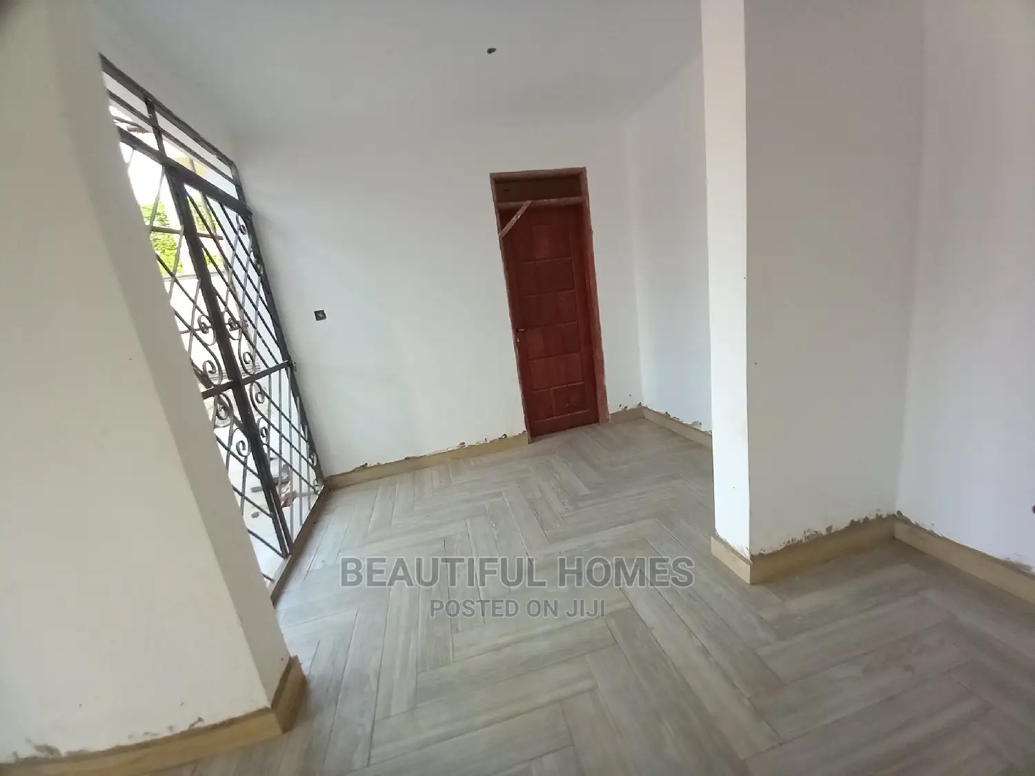 Furnished 6bdrm Mansion in Diplomat Estate, Kira for Sale