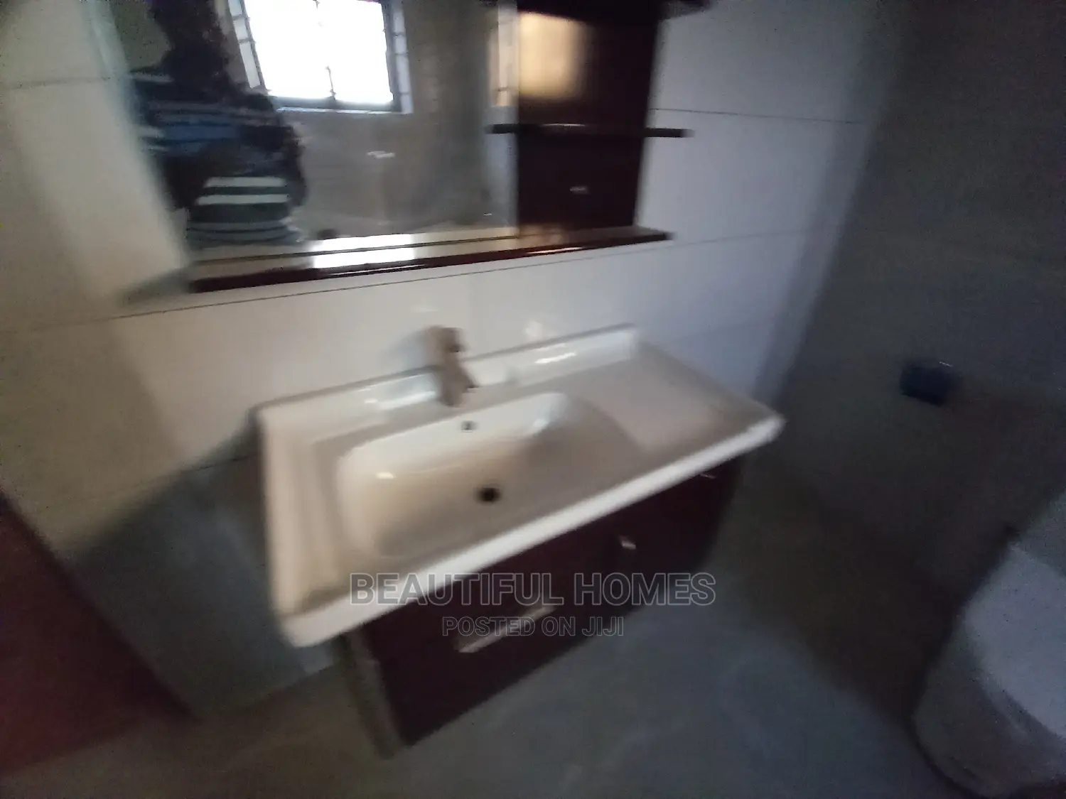 Furnished 6bdrm Mansion in Diplomat Estate, Kira for Sale