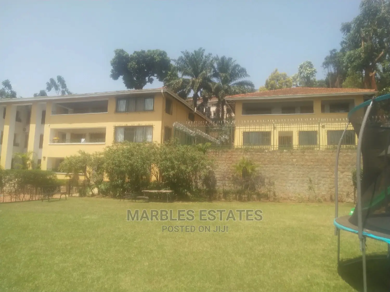 3bdrm Apartment in Mbuya, Central Division for Rent
