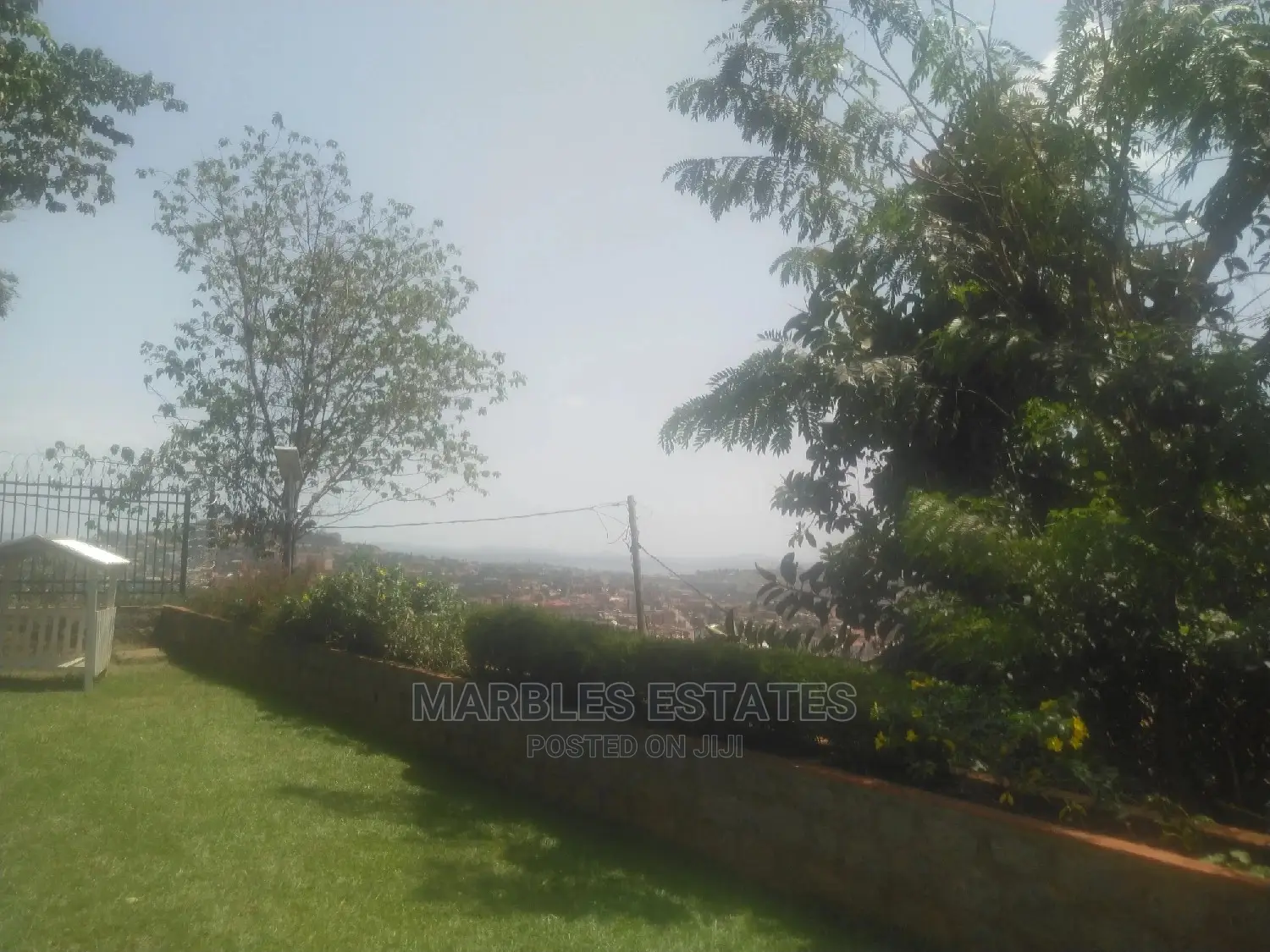 3bdrm Apartment in Mbuya, Central Division for Rent