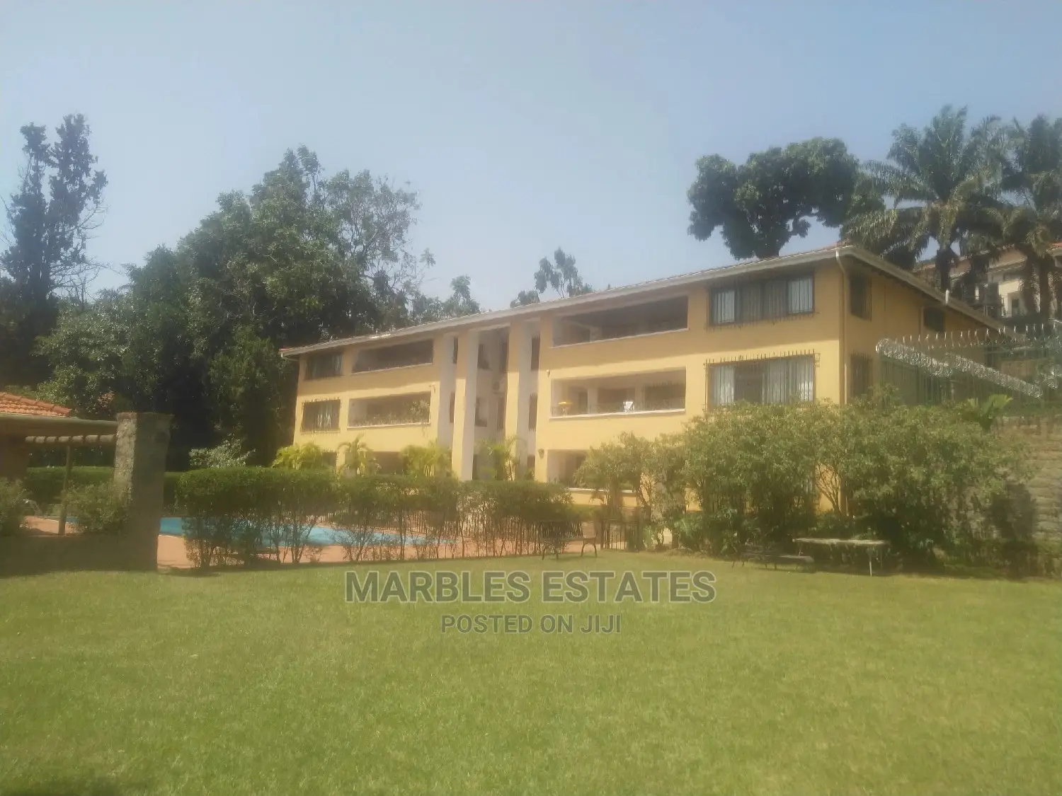 3bdrm Apartment in Mbuya, Central Division for Rent