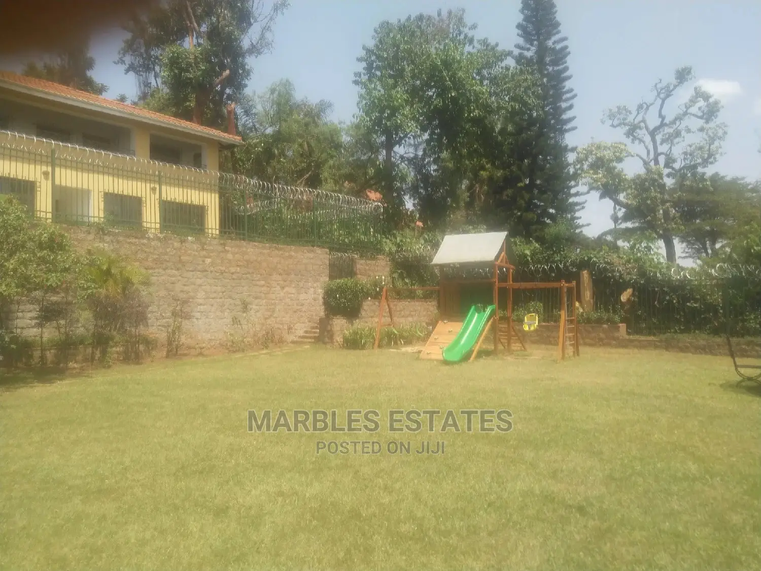 3bdrm Apartment in Mbuya, Central Division for Rent