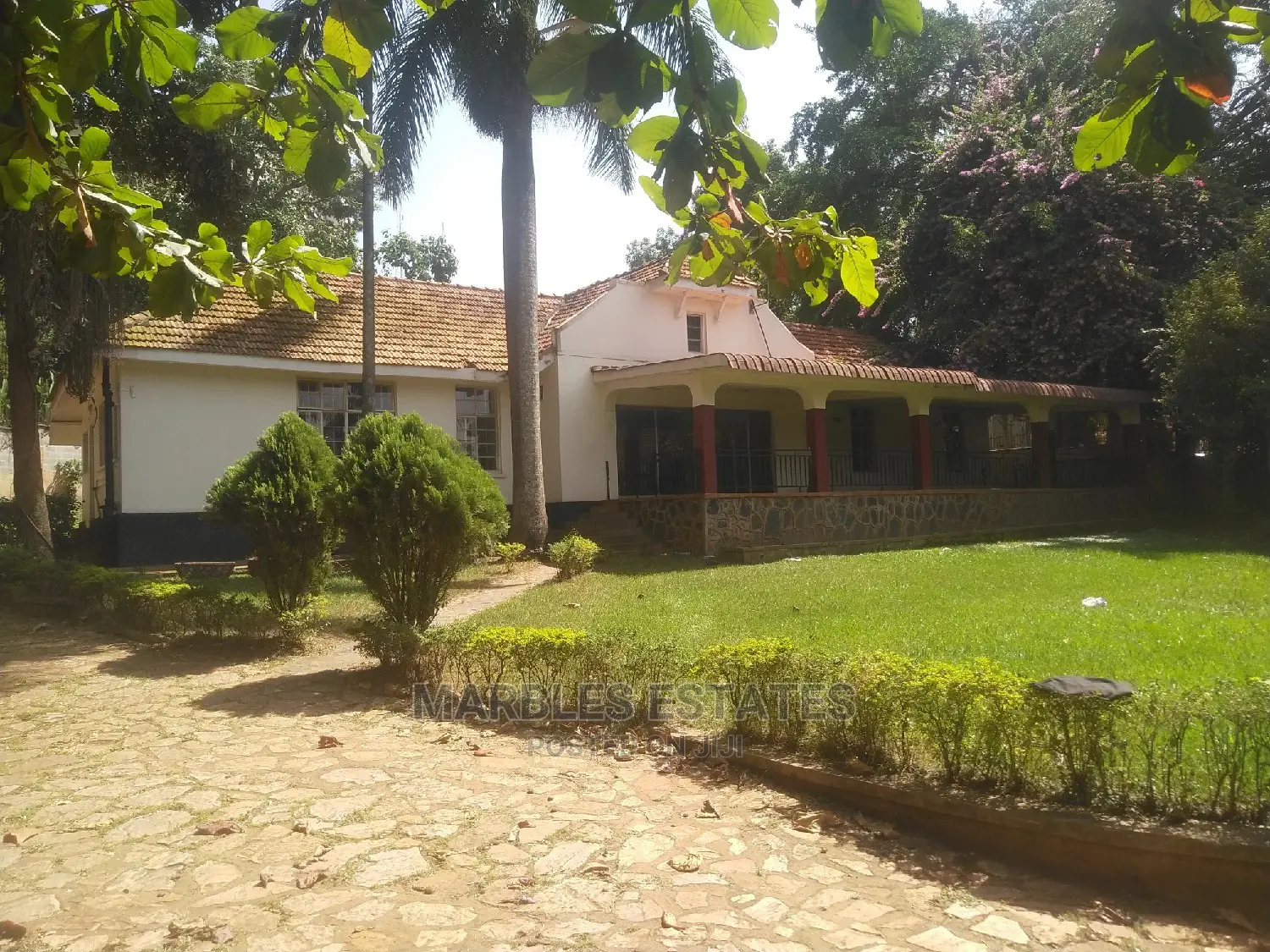 4bdrm Bungalow in Kololo, Central Division for Rent