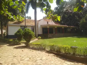 4bdrm Bungalow in Kololo, Central Division for Rent