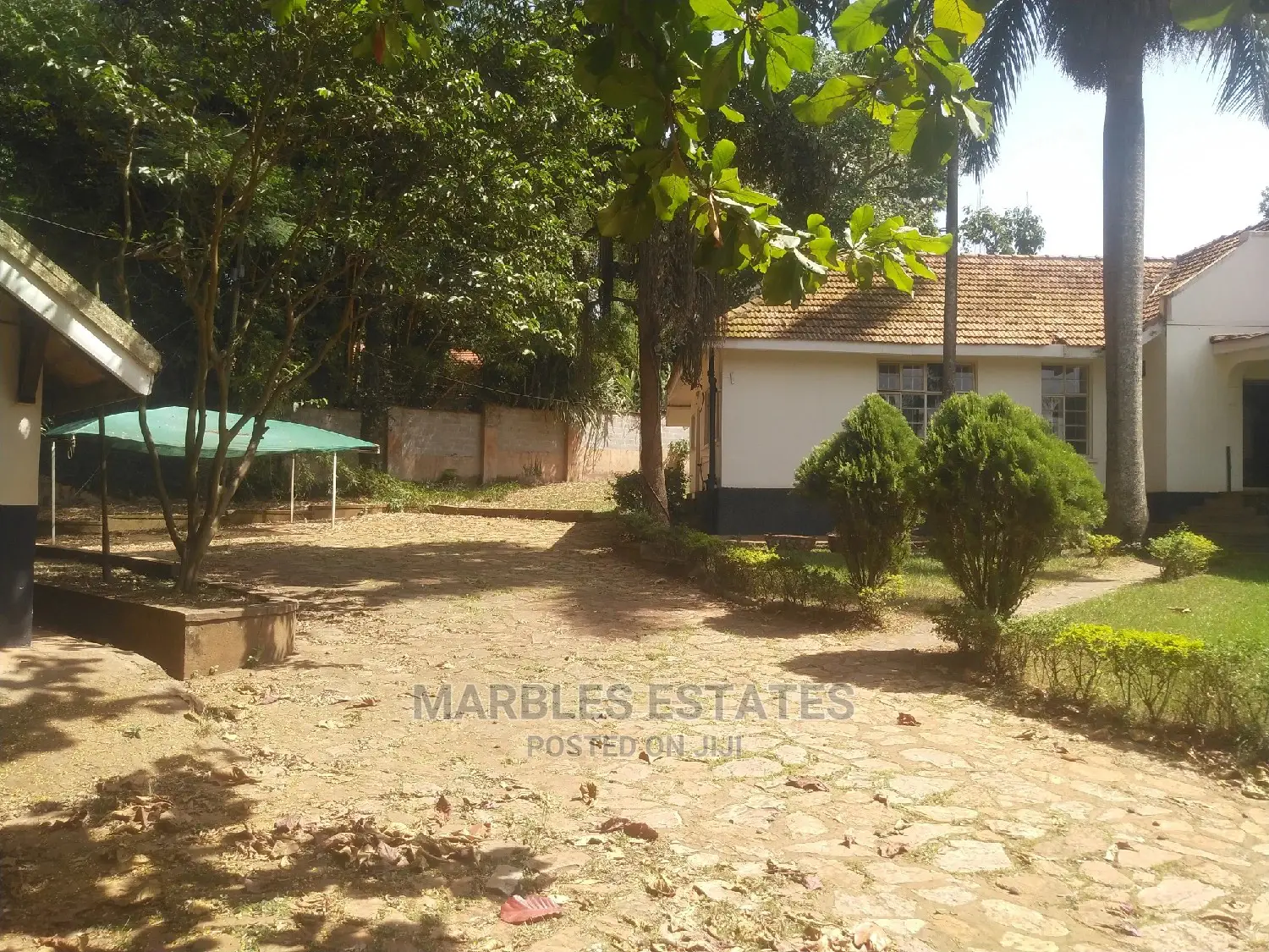 4bdrm Bungalow in Kololo, Central Division for Rent
