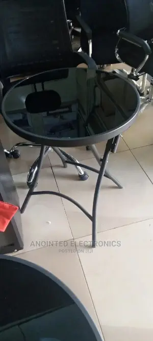Foldable Round Glass Tables
