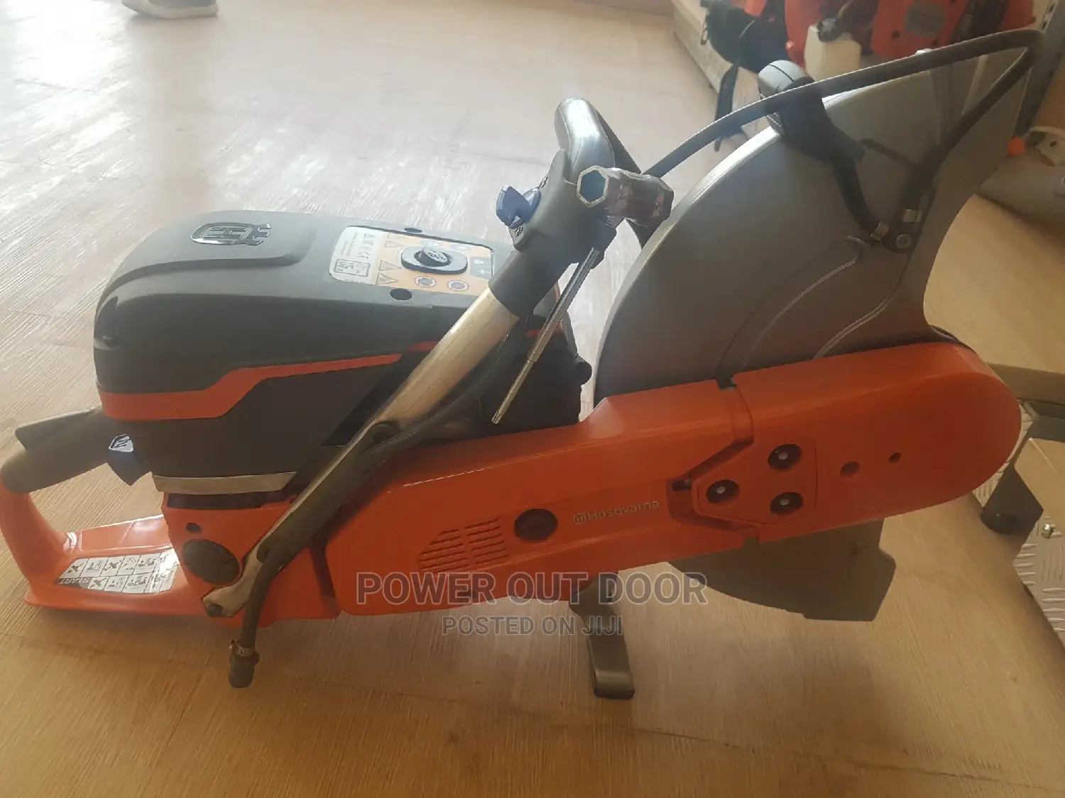 Husqvarnar Power Concrete Cutter