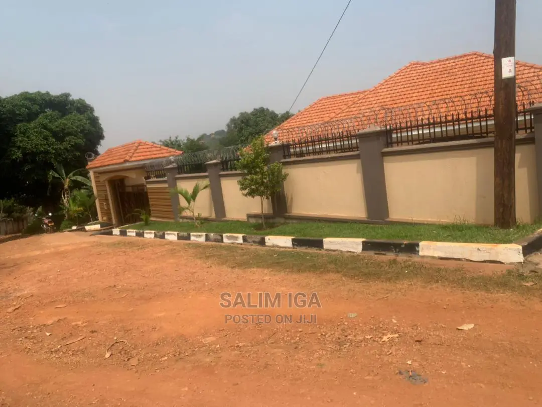 4bdrm Bungalow in Kololo Property, Central Division for Sale