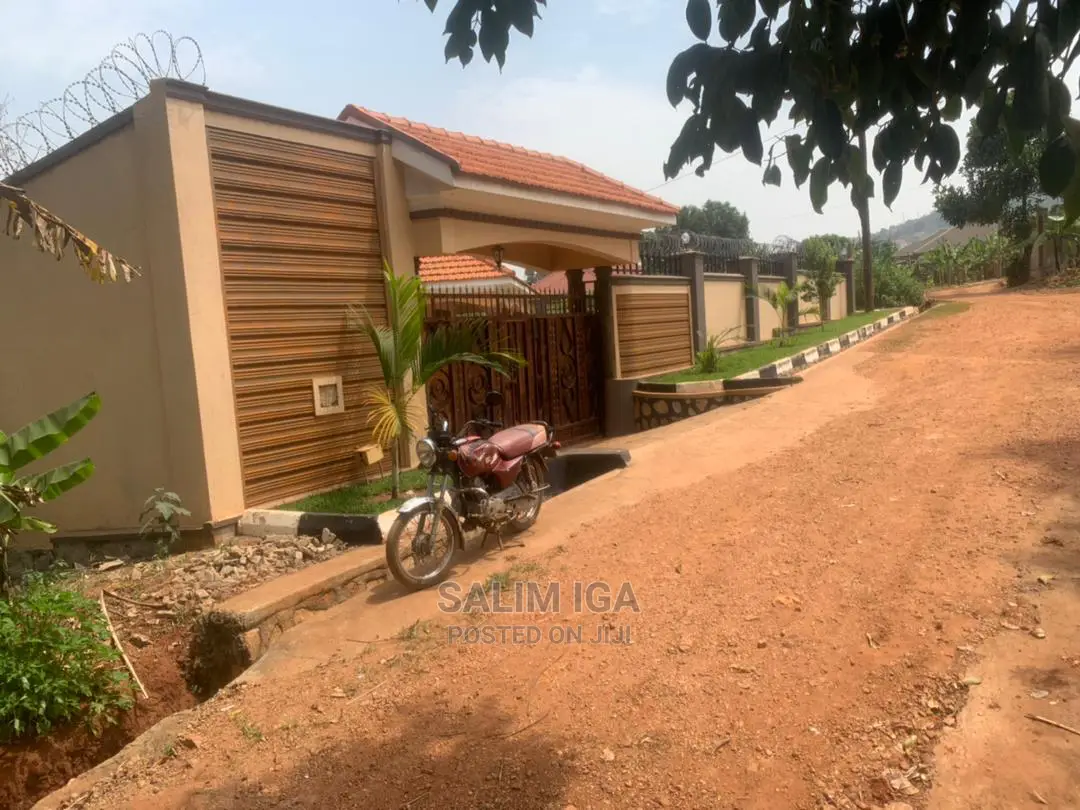4bdrm Bungalow in Kololo Property, Central Division for Sale