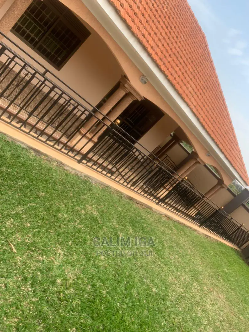 4bdrm Bungalow in Kololo Property, Central Division for Sale