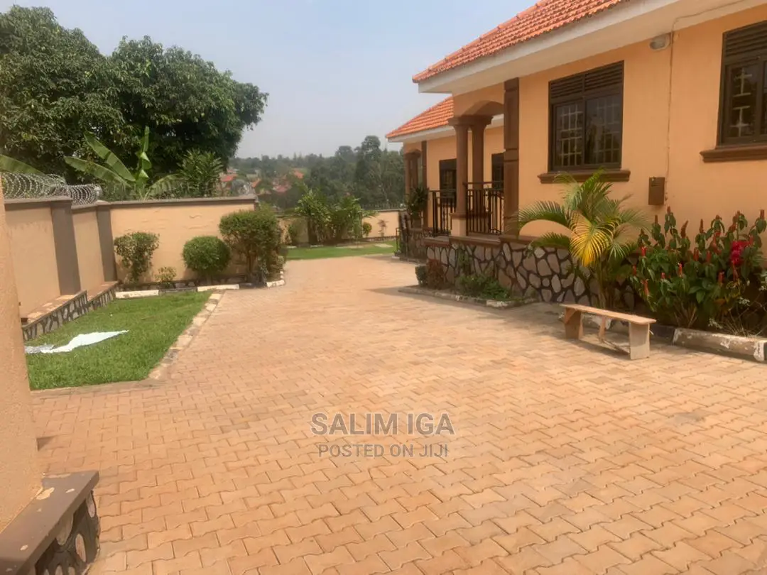 4bdrm Bungalow in Kololo Property, Central Division for Sale