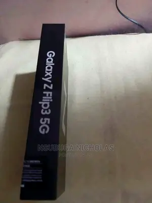 New Samsung Galaxy Z Flip 3 128 GB White
