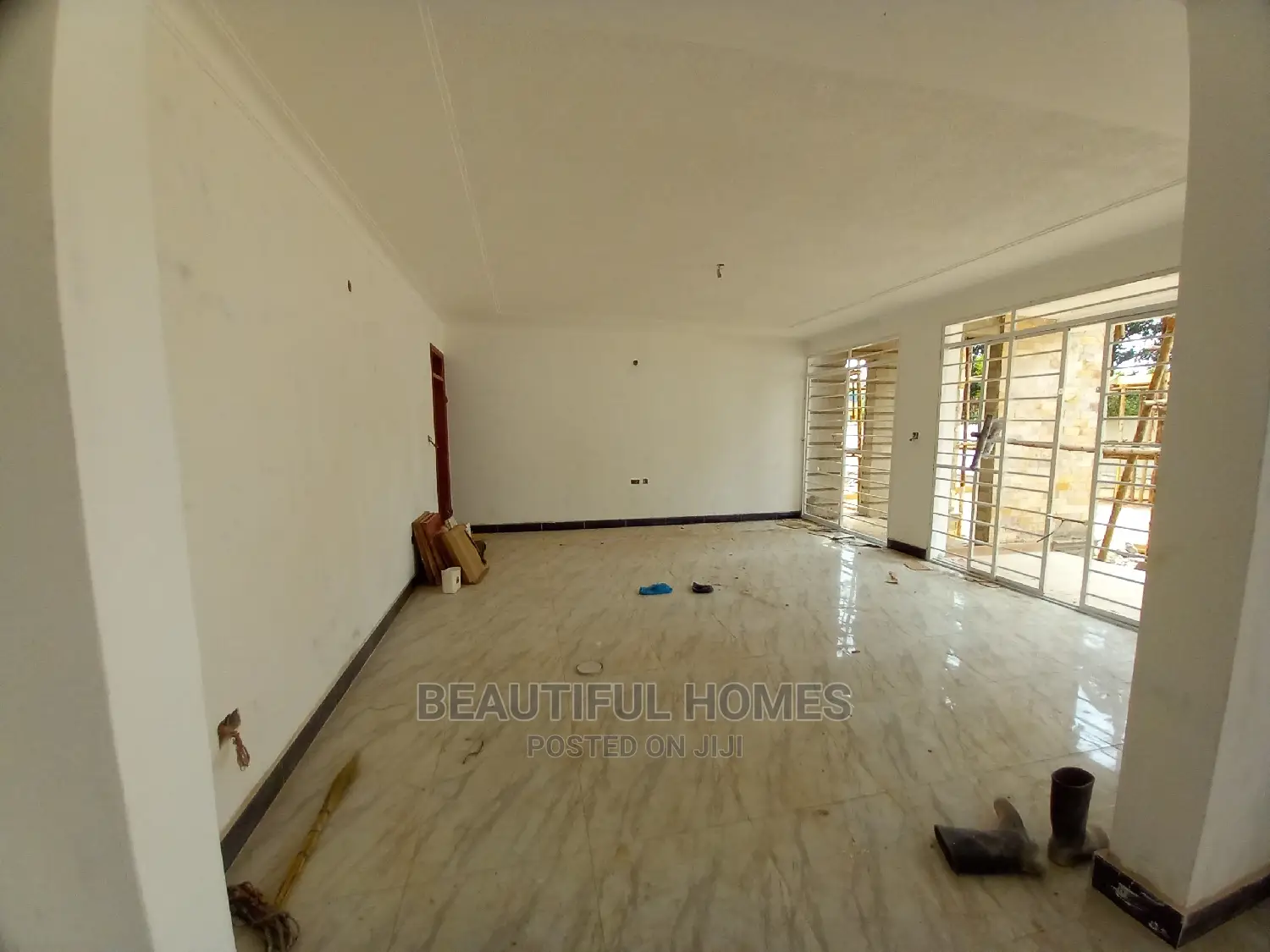 Furnished 6bdrm House in Kira Rich Zone for Sale