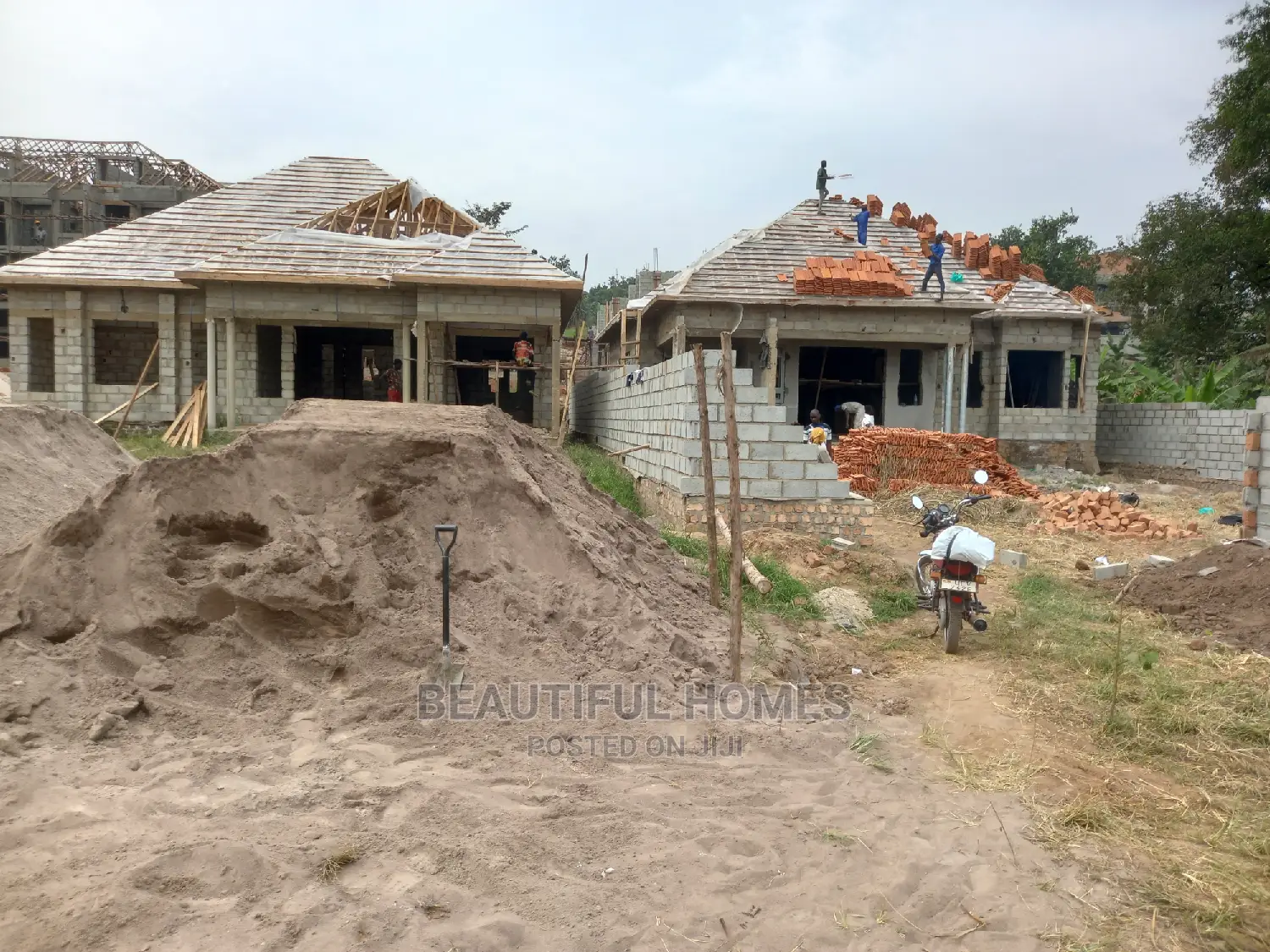 Furnished 4bdrm House in Kira for Sale