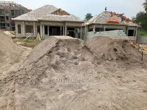 Furnished 4bdrm House in Kira for Sale