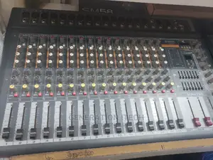 Yamaha 16 Channel Proffessional Audio Mixer - K-1706