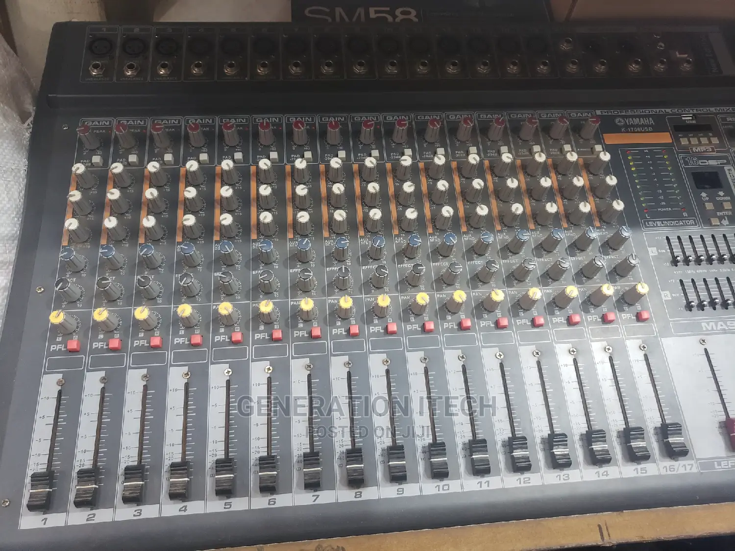 Yamaha 16 Channel Proffessional Audio Mixer - K-1706