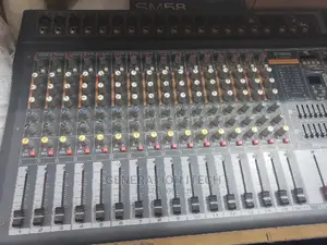 Yamaha 16 Channel Proffessional Audio Mixer - K-1706
