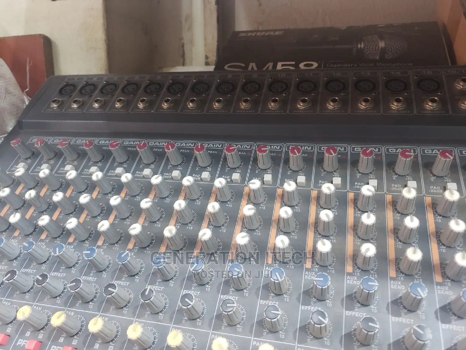 Yamaha 16 Channel Proffessional Audio Mixer - K-1706