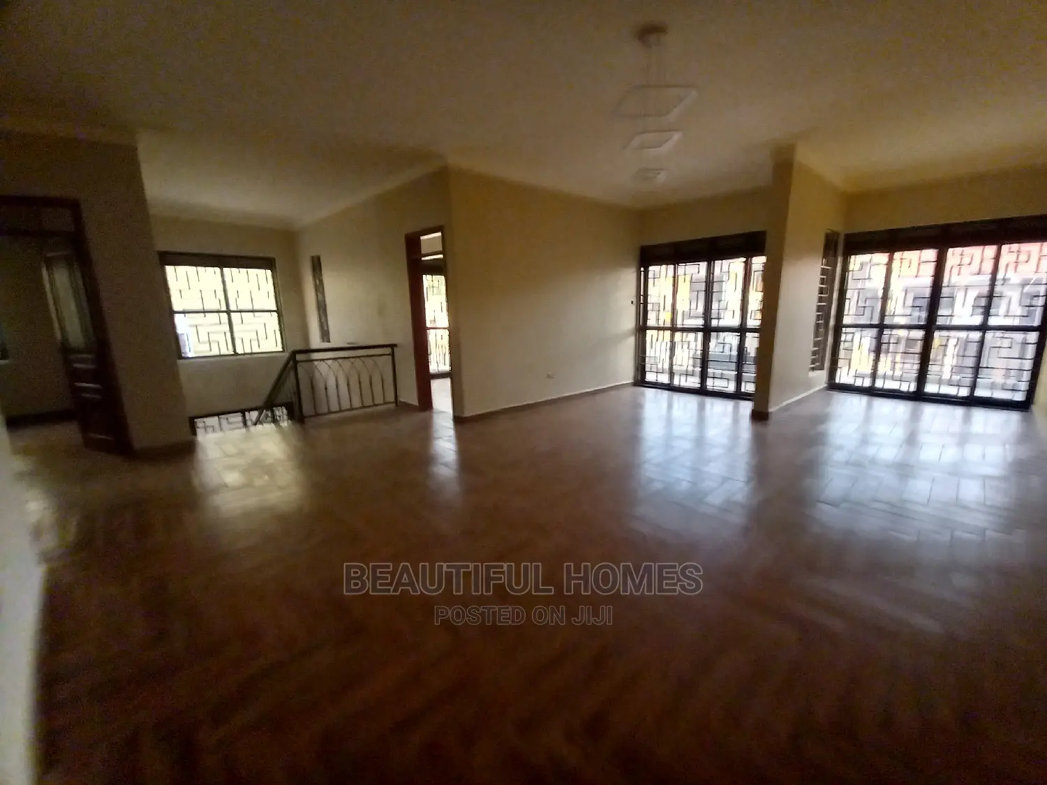 Furnished 6bdrm Mansion in Kira Wealthy for Sale