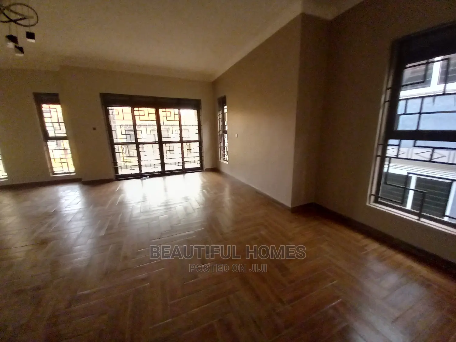 Furnished 6bdrm Mansion in Palatial Estate, Kira for Sale