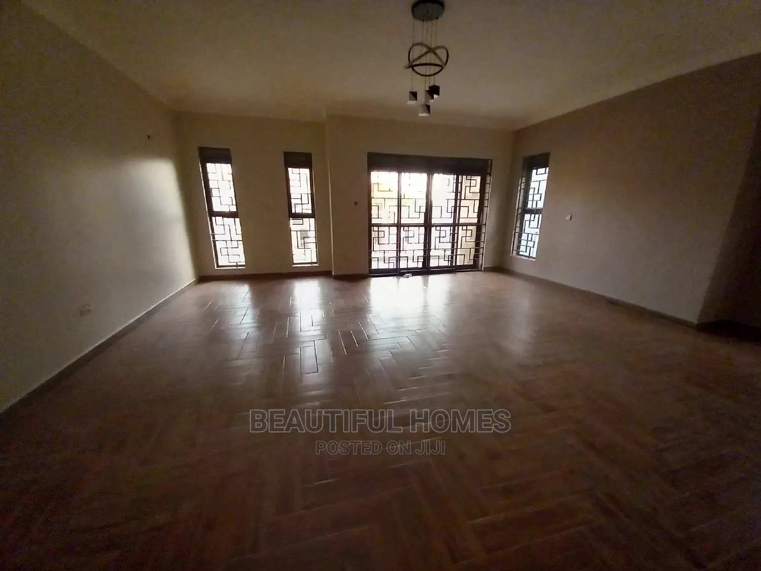 Furnished 6bdrm Mansion in Palatial Estate, Kira for Sale