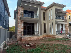 Furnished 6bdrm House in Gated Estate, Kira for Sale