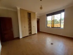 Furnished 6bdrm House in Gated Estate, Kira for Sale