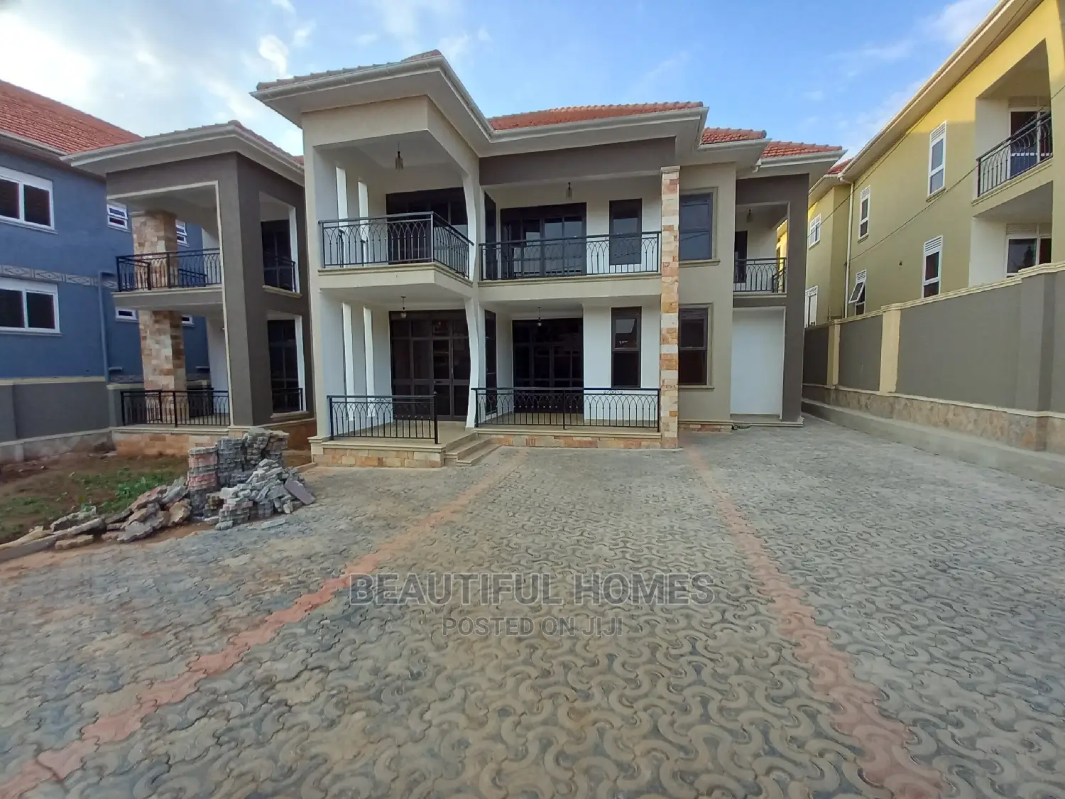 Furnished 6bdrm Mansion in Kira Diplomat Estate, Central Division