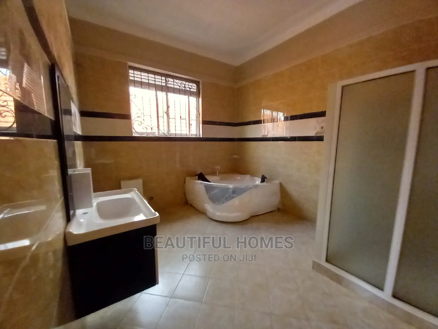 Furnished 6bdrm Mansion in Najjera Corporate, Central Division