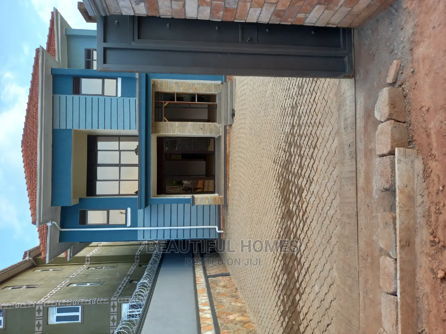 Furnished 4bdrm Duplex in Najjera, Central Division for Sale
