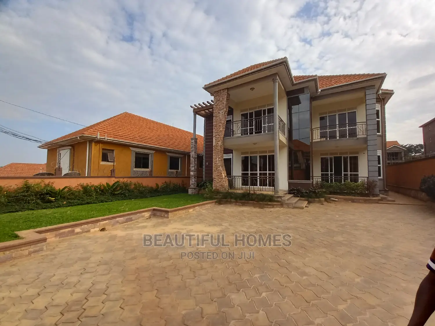 Furnished 6bdrm Mansion in Kisaasi, Central Division for Sale