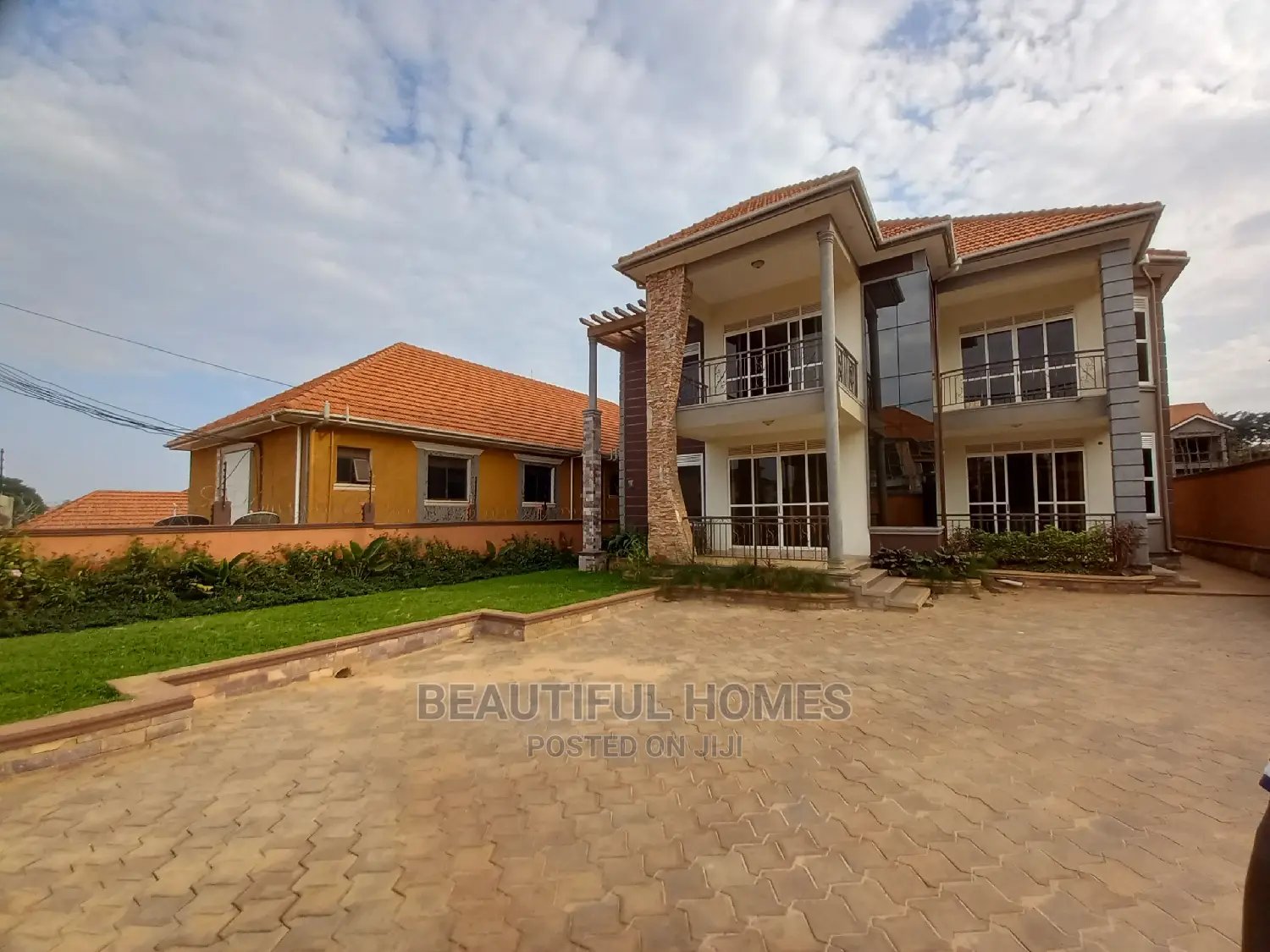 Furnished 6bdrm Mansion in Kisaasi Corporate, Central Division