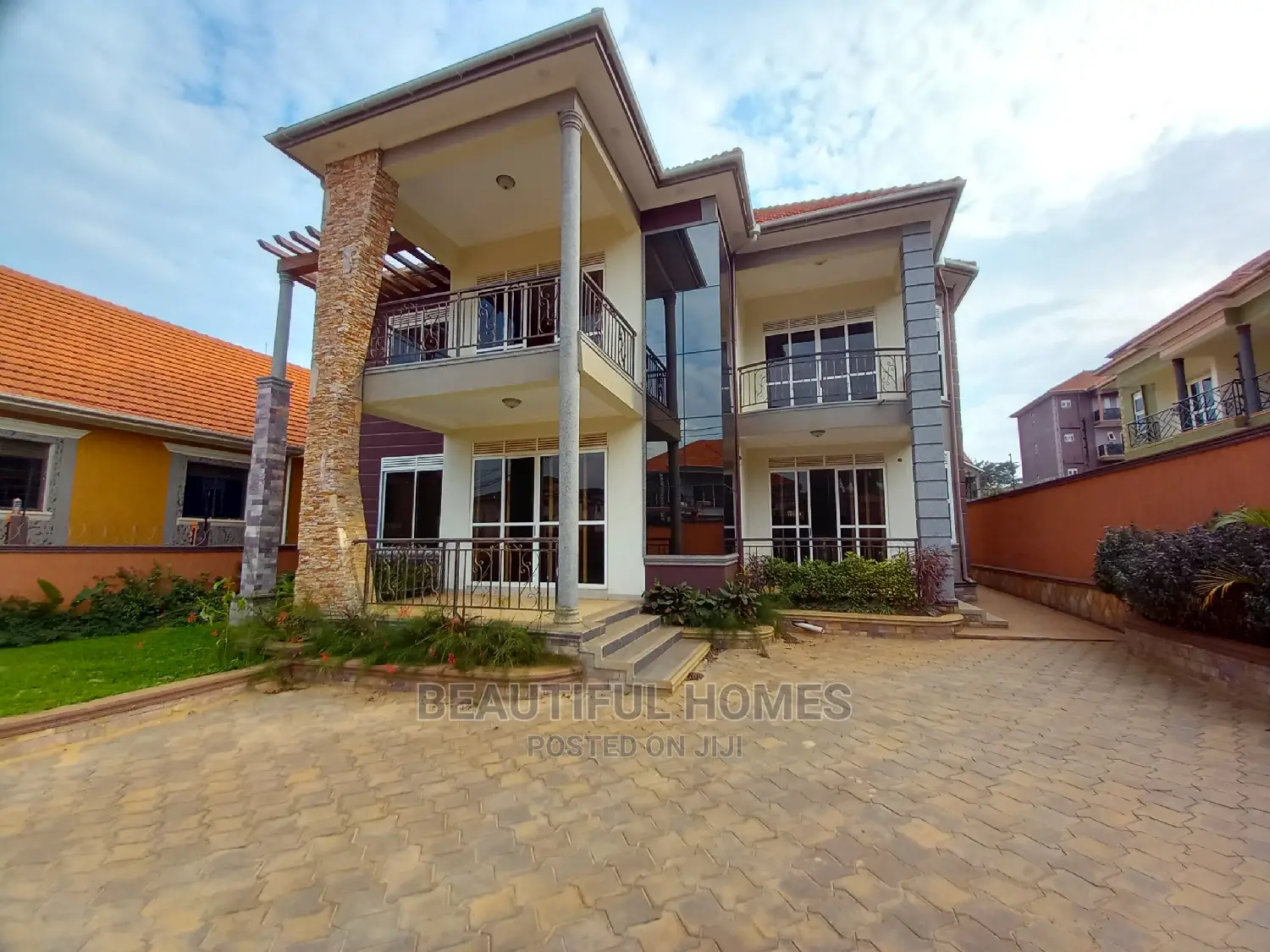 Furnished 6bdrm Mansion in Kisaasi Corporate, Central Division
