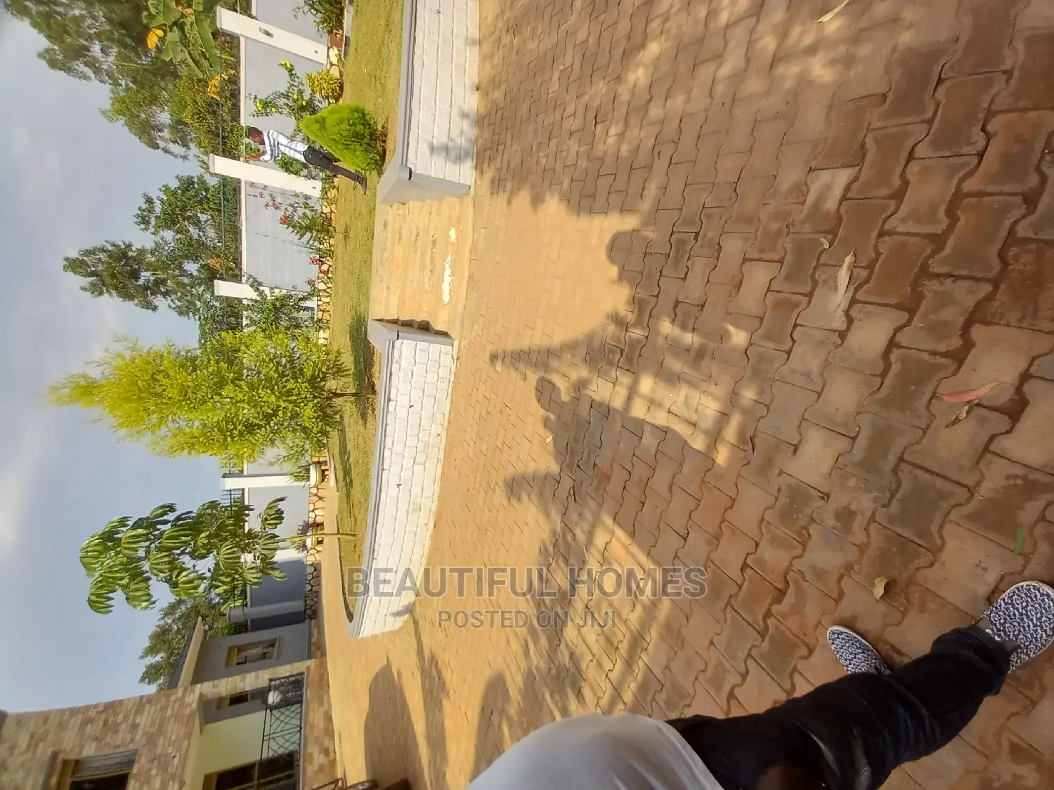 Furnished 4bdrm House in Kira for Sale