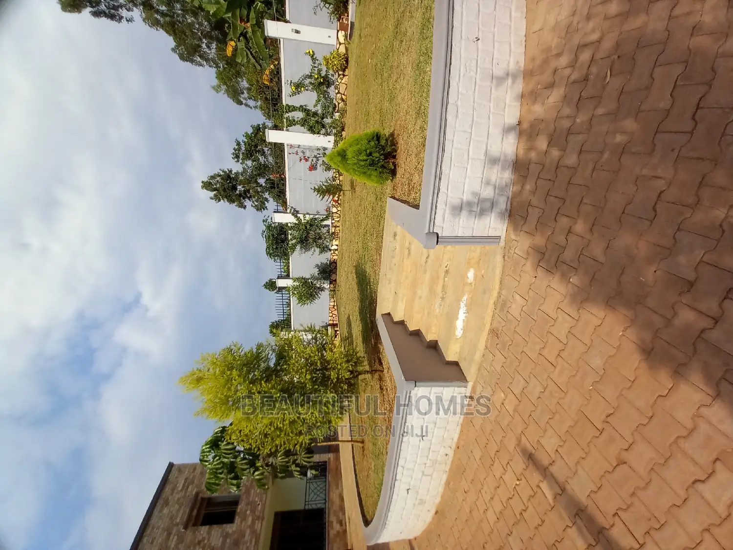 Furnished 4bdrm Mansion in Kira Nice for Sale