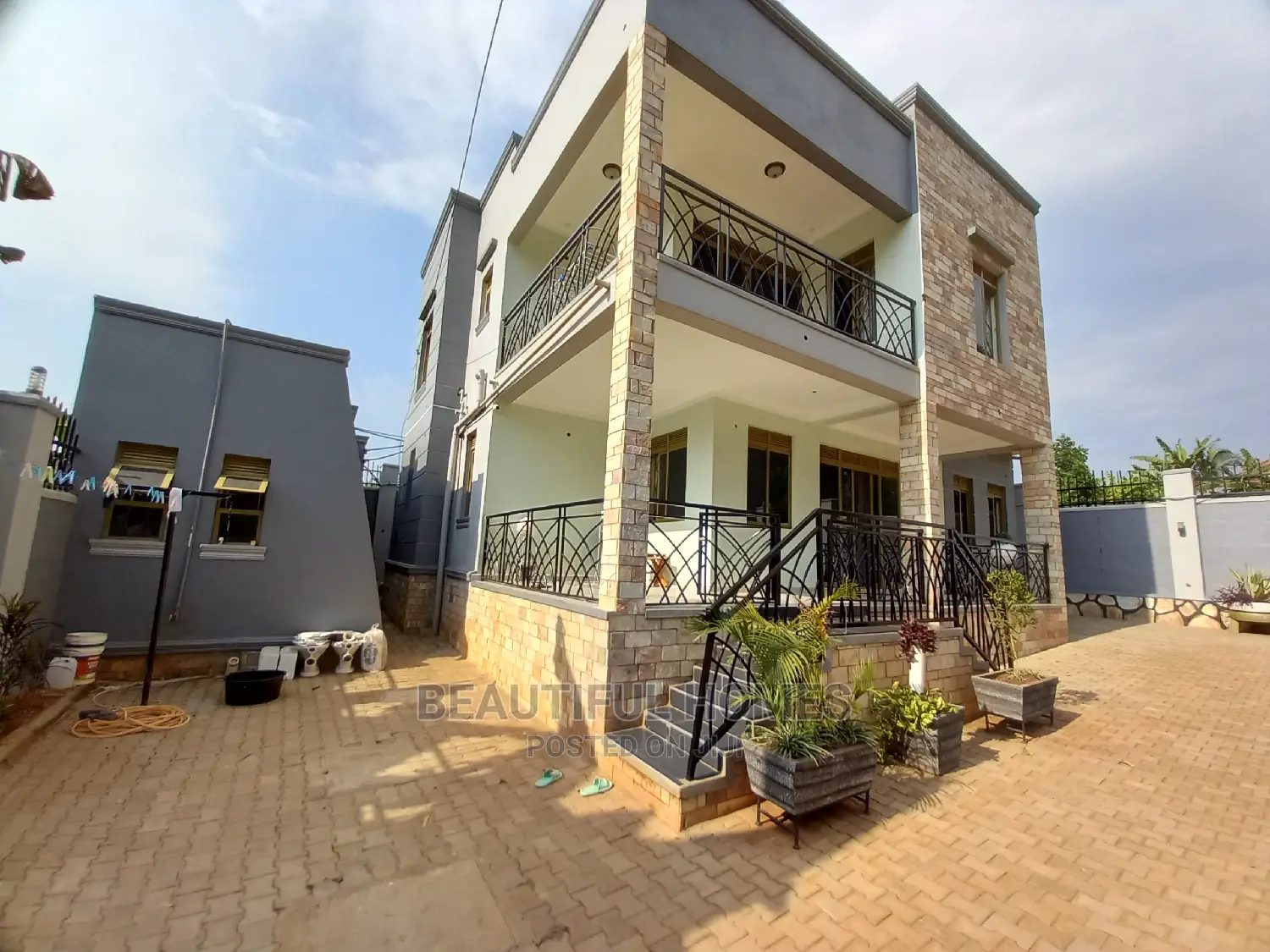 Furnished 4bdrm House in Kira Nice Place for Sale